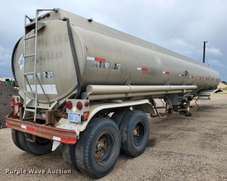 image for item DF7518 1971 VIM tank trailer