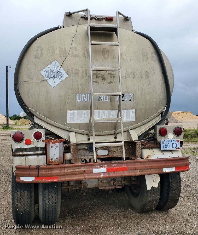 image for item DF7518 1971 VIM tank trailer