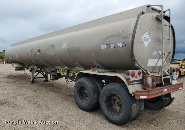 image for item DF7518 1971 VIM tank trailer