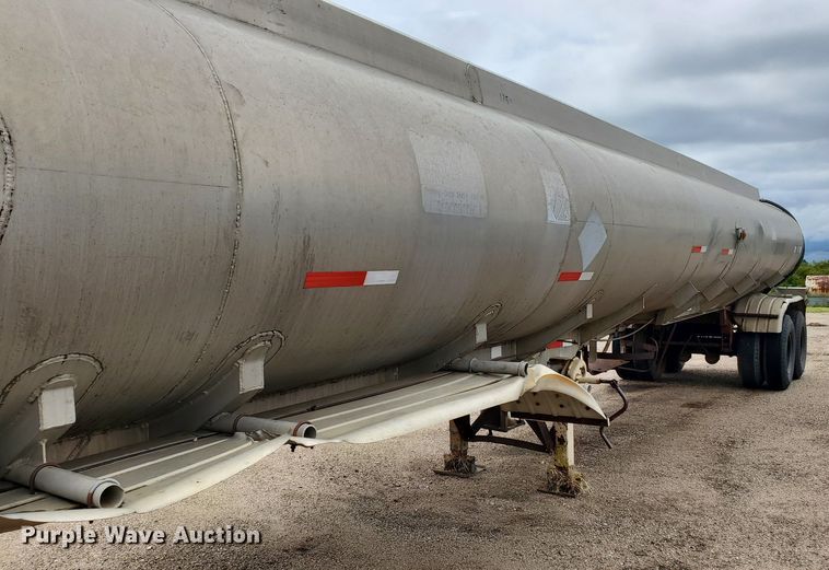 image for item DF7518 1971 VIM tank trailer