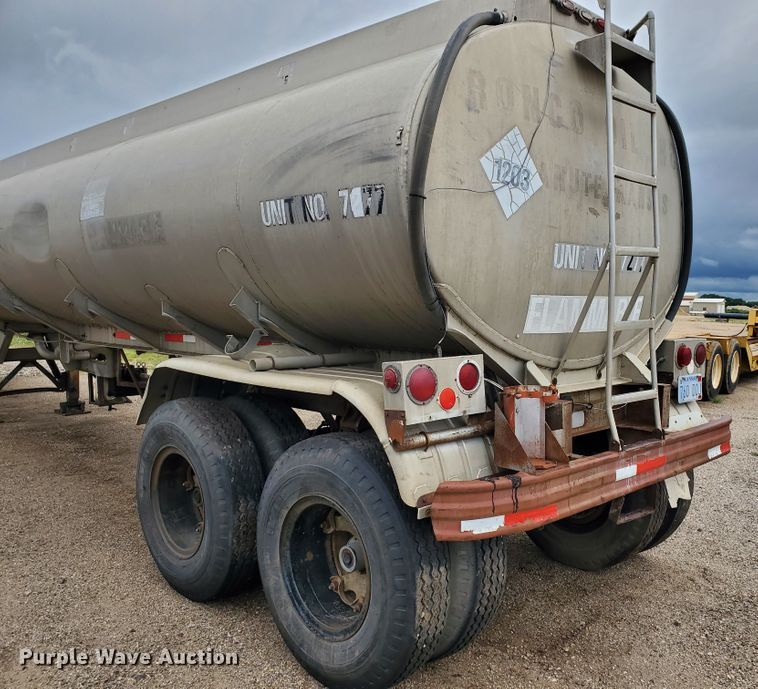 image for item DF7518 1971 VIM tank trailer