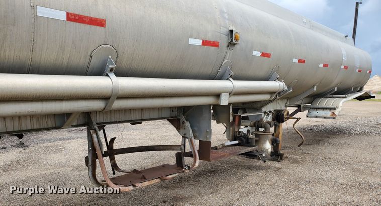 image for item DF7518 1971 VIM tank trailer
