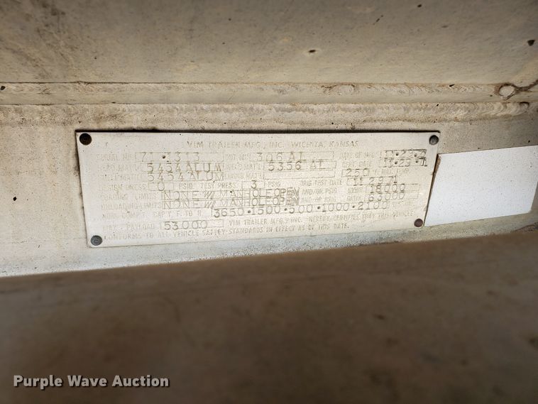 image for item DF7518 1971 VIM tank trailer