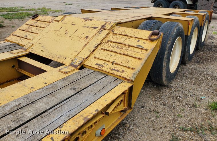 image for item DF7519 2013 Witzco Challenger RG-50 lowboy equipment trailer