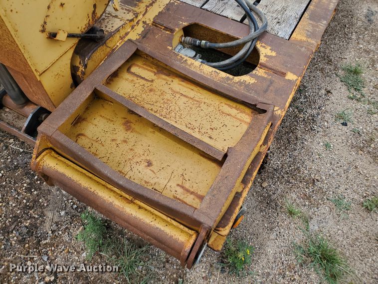 image for item DF7519 2013 Witzco Challenger RG-50 lowboy equipment trailer