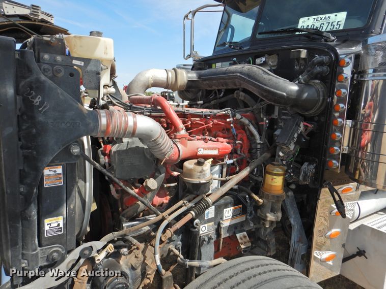 image for item DG1417 2013 Peterbilt 389  semi truck