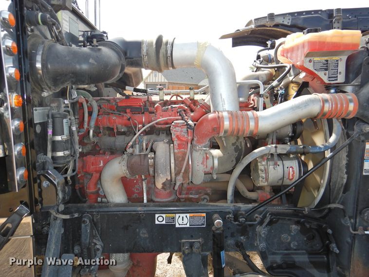 image for item DG1417 2013 Peterbilt 389  semi truck