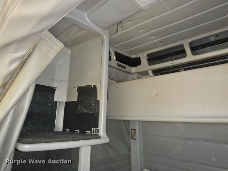 image for item DG1417 2013 Peterbilt 389  semi truck