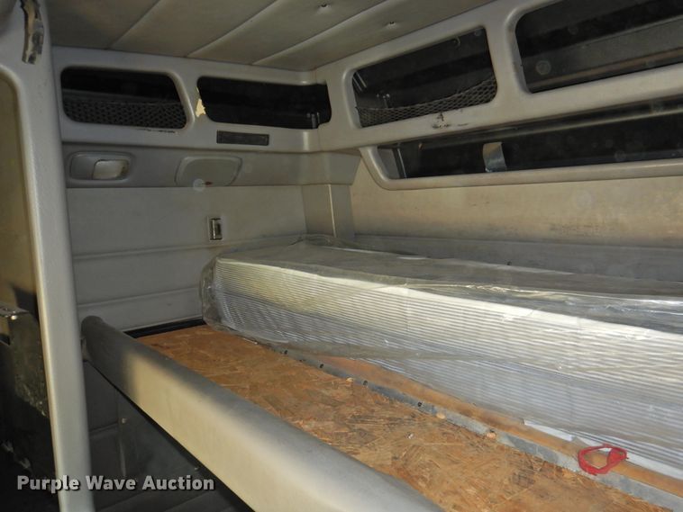 image for item DG1417 2013 Peterbilt 389  semi truck