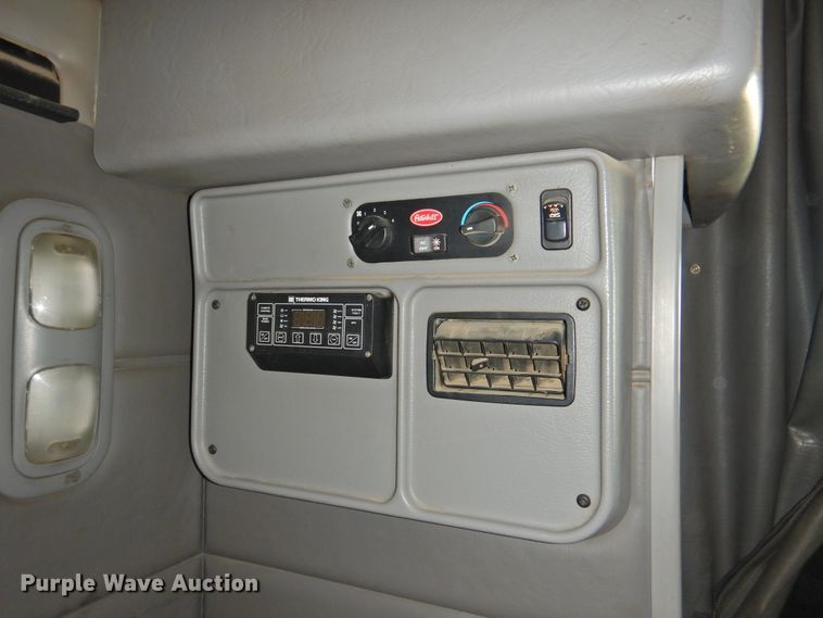 image for item DG1417 2013 Peterbilt 389  semi truck