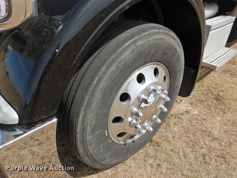 image for item DG1417 2013 Peterbilt 389  semi truck