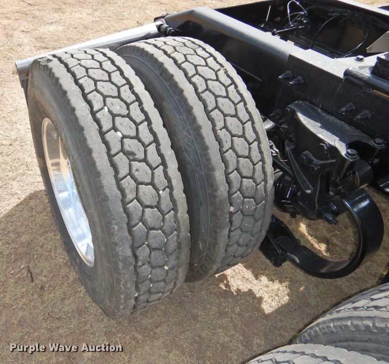 image for item DG1417 2013 Peterbilt 389  semi truck