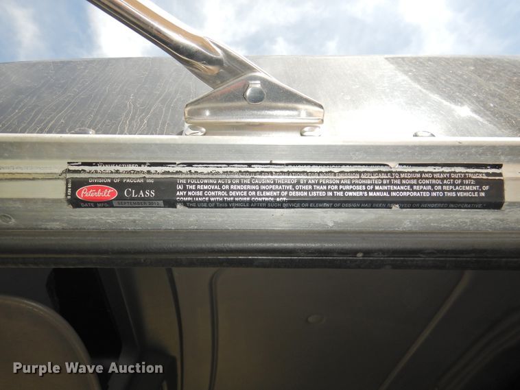 image for item DG1417 2013 Peterbilt 389  semi truck