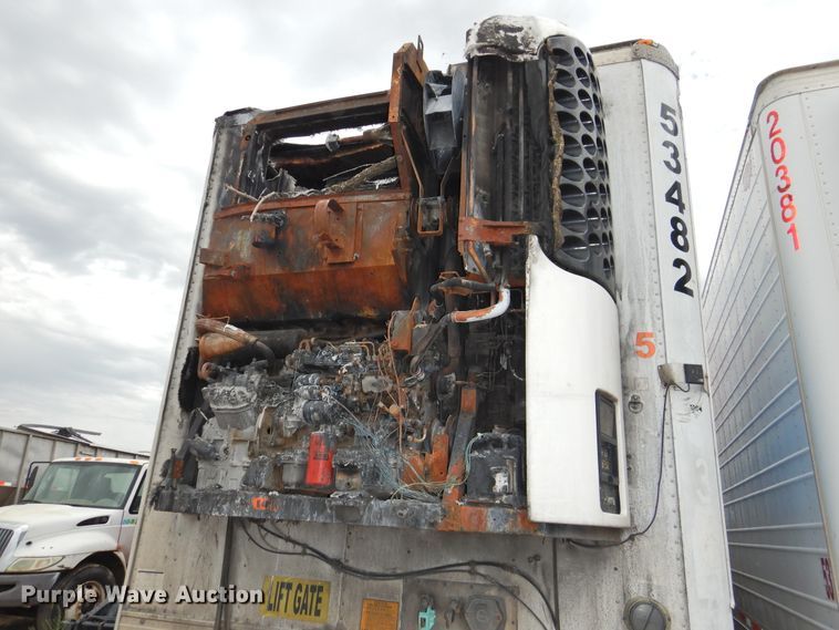 image for item DG1418 2001 Utility Trailers VS2R refrigerated van trailer