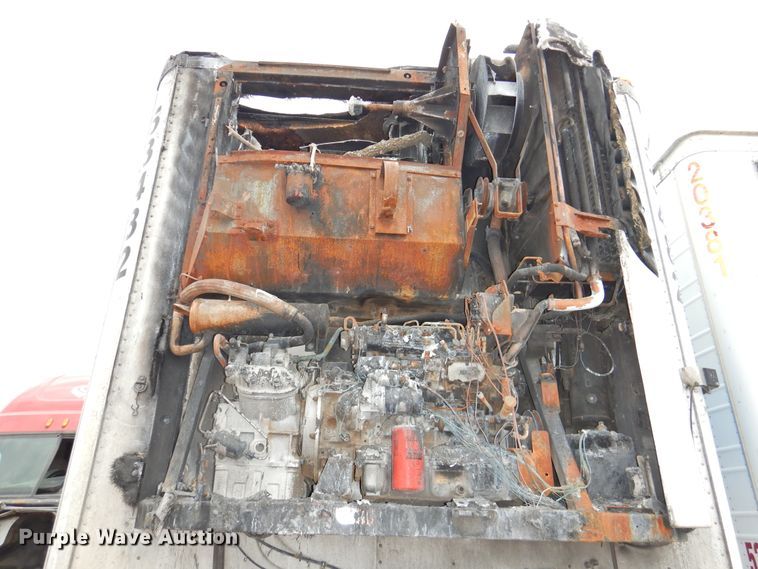 image for item DG1418 2001 Utility Trailers VS2R refrigerated van trailer