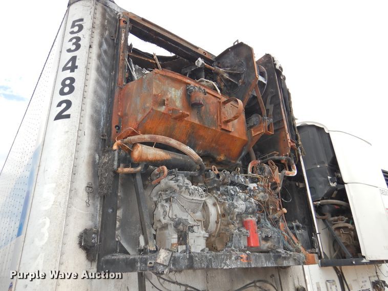 image for item DG1418 2001 Utility Trailers VS2R refrigerated van trailer