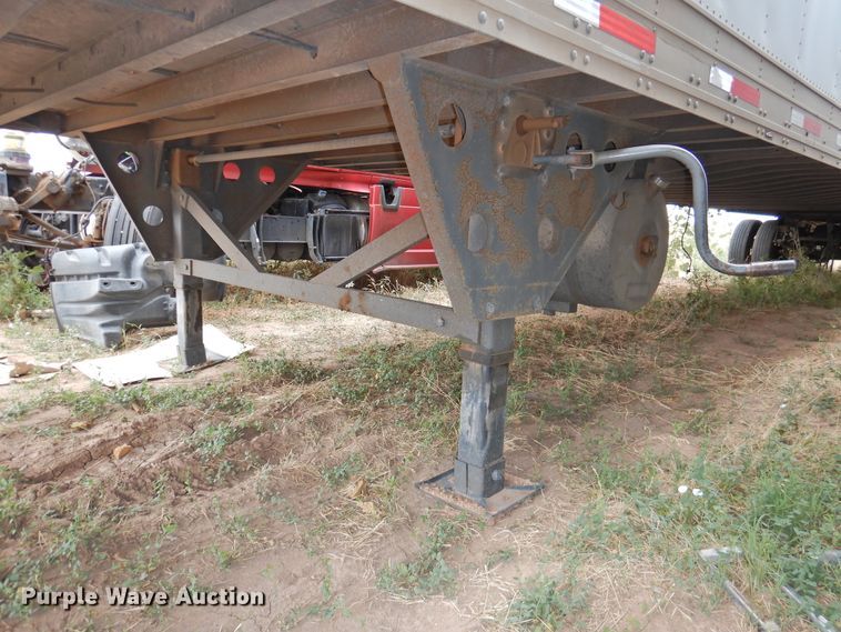 image for item DG1418 2001 Utility Trailers VS2R refrigerated van trailer