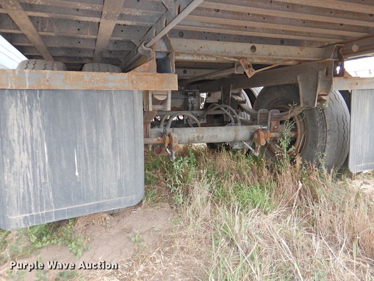 image for item DG1418 2001 Utility Trailers VS2R refrigerated van trailer