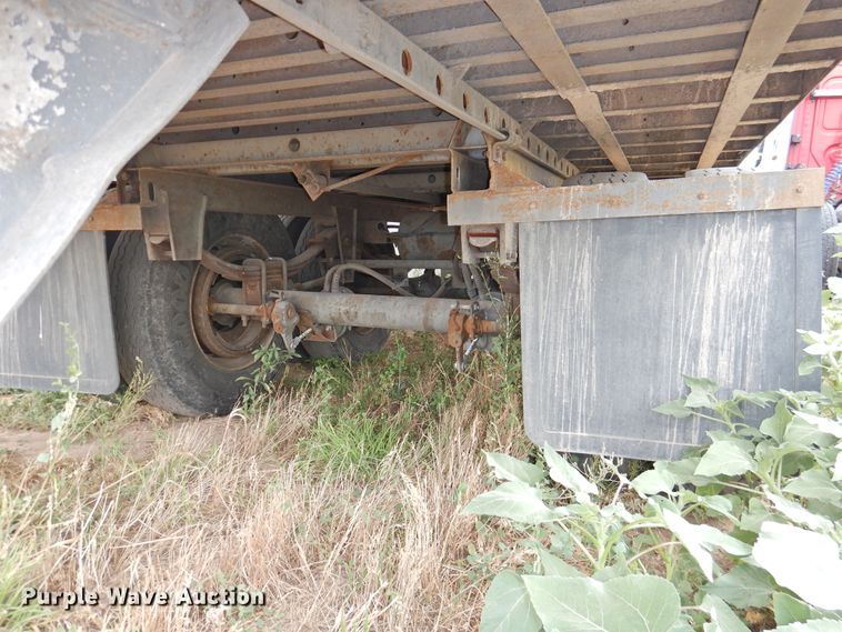 image for item DG1418 2001 Utility Trailers VS2R refrigerated van trailer