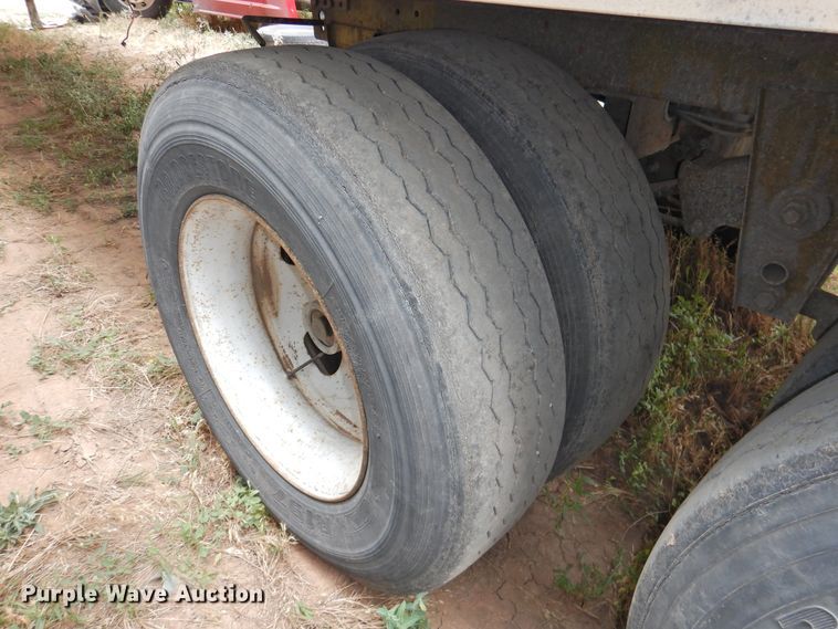 image for item DG1418 2001 Utility Trailers VS2R refrigerated van trailer