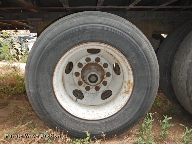 image for item DG1418 2001 Utility Trailers VS2R refrigerated van trailer