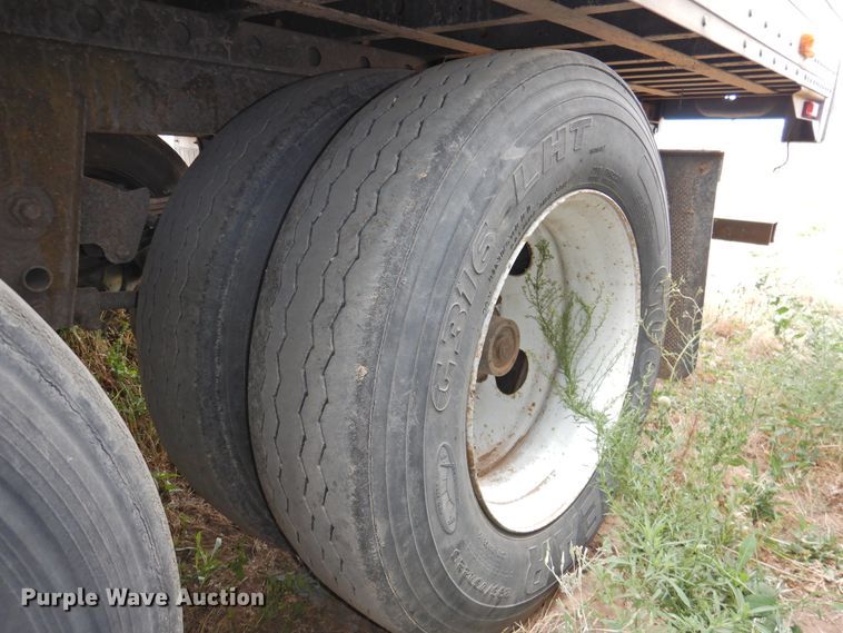 image for item DG1418 2001 Utility Trailers VS2R refrigerated van trailer