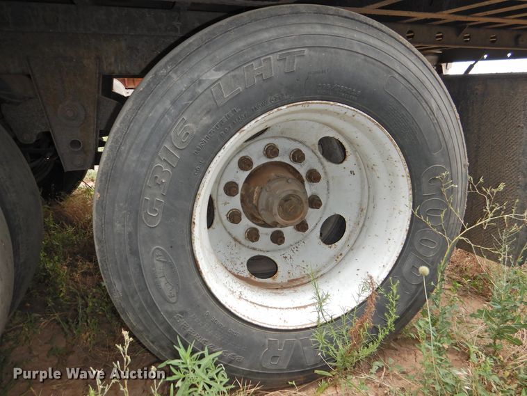 image for item DG1418 2001 Utility Trailers VS2R refrigerated van trailer