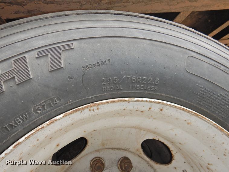 image for item DG1418 2001 Utility Trailers VS2R refrigerated van trailer