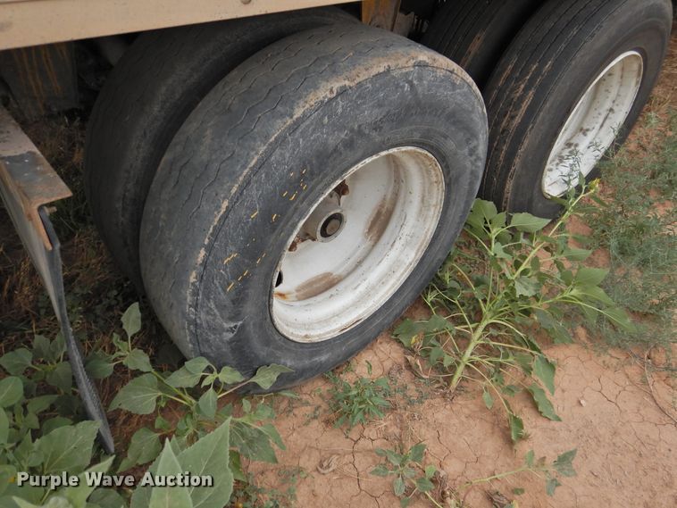 image for item DG1418 2001 Utility Trailers VS2R refrigerated van trailer