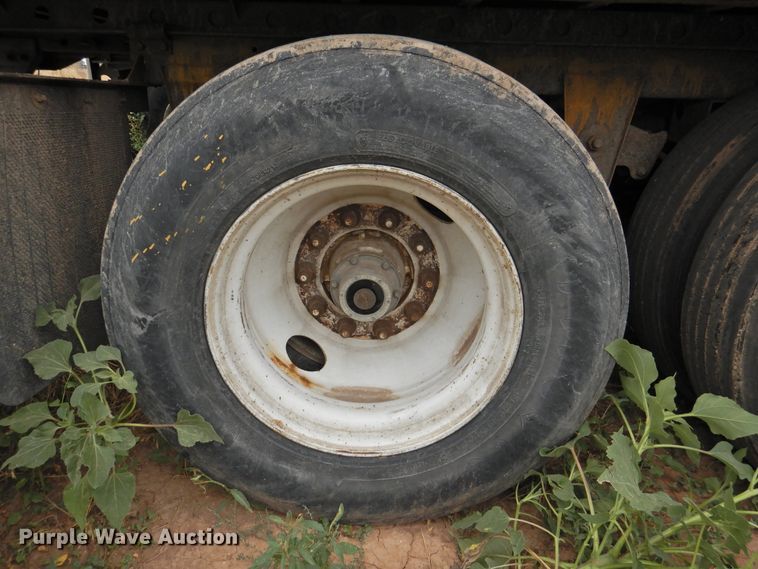 image for item DG1418 2001 Utility Trailers VS2R refrigerated van trailer