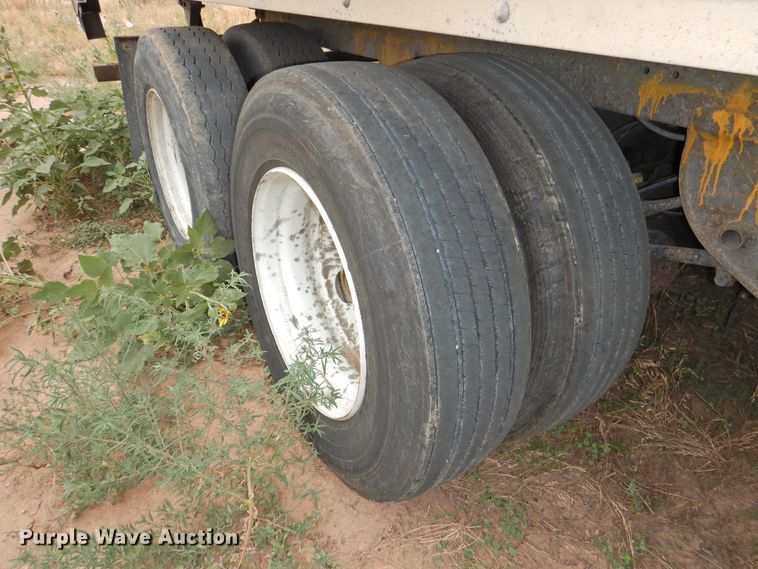 image for item DG1418 2001 Utility Trailers VS2R refrigerated van trailer