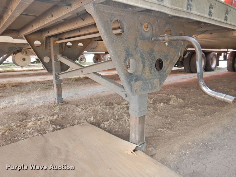 image for item DG1422 2005 Utility Trailers refrigerated van trailer