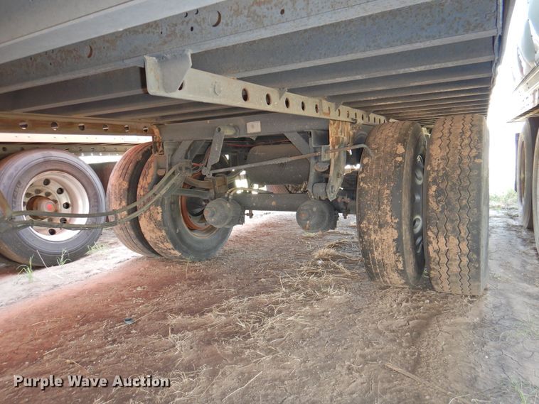 image for item DG1422 2005 Utility Trailers refrigerated van trailer