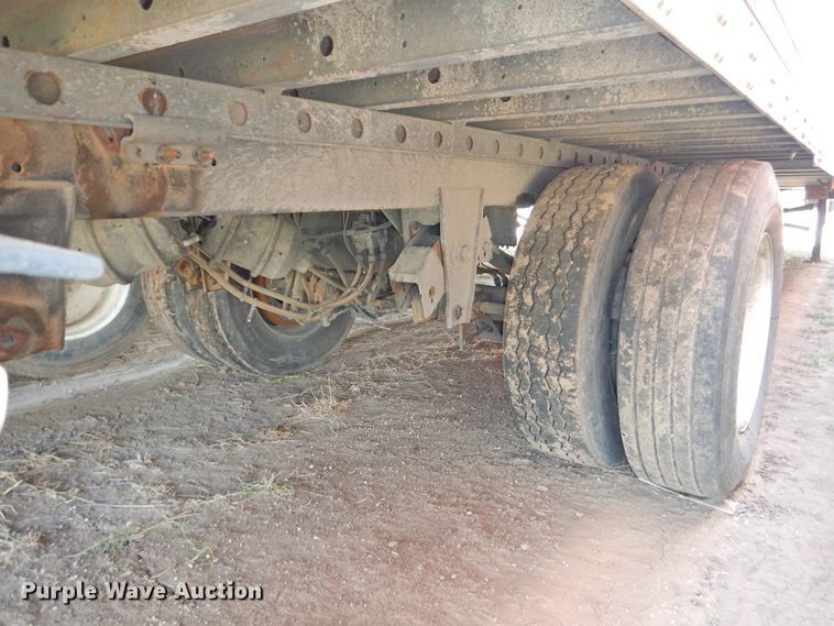 image for item DG1422 2005 Utility Trailers refrigerated van trailer