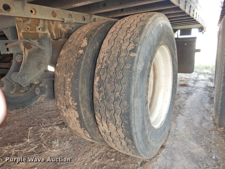 image for item DG1422 2005 Utility Trailers refrigerated van trailer