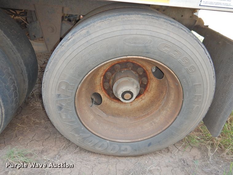 image for item DG1423 2004 Great Dane refrigerated van trailer