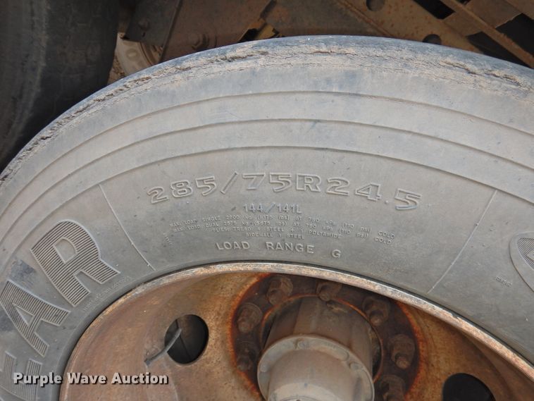 image for item DG1423 2004 Great Dane refrigerated van trailer