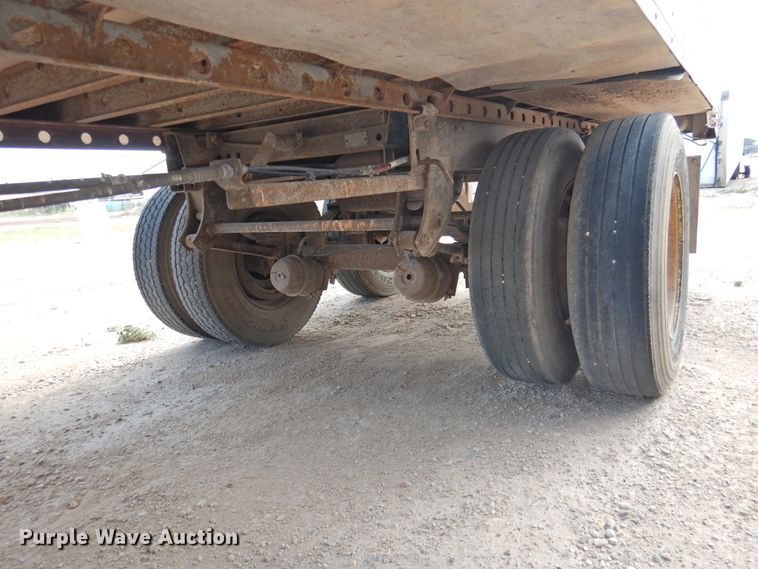 image for item DG1424 1999 Utility Trailers VS2PX refrigerated van trailer