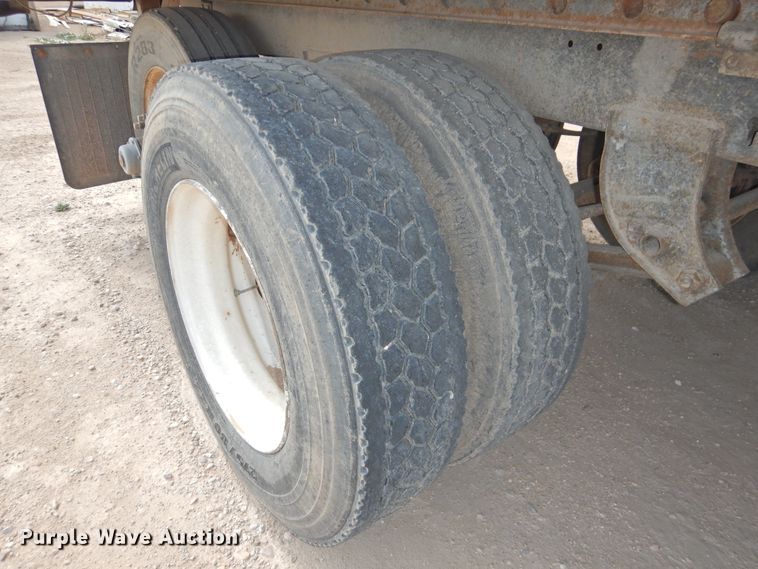 image for item DG1424 1999 Utility Trailers VS2PX refrigerated van trailer