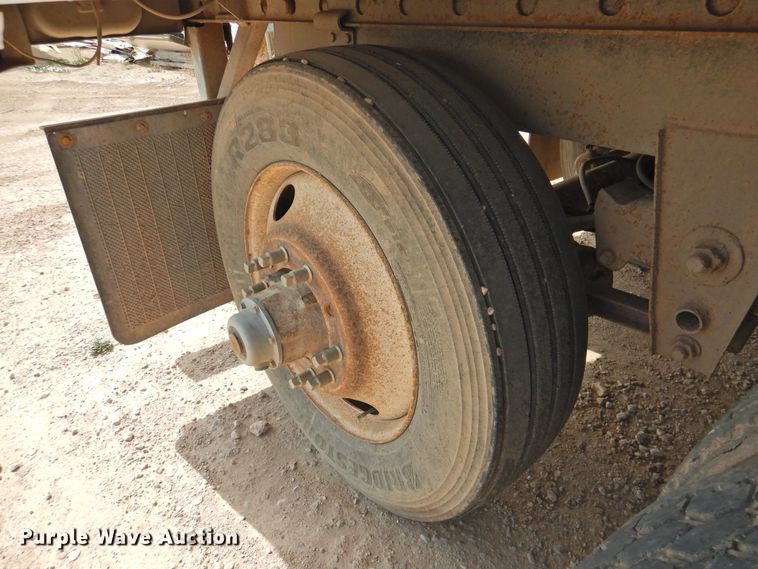 image for item DG1424 1999 Utility Trailers VS2PX refrigerated van trailer