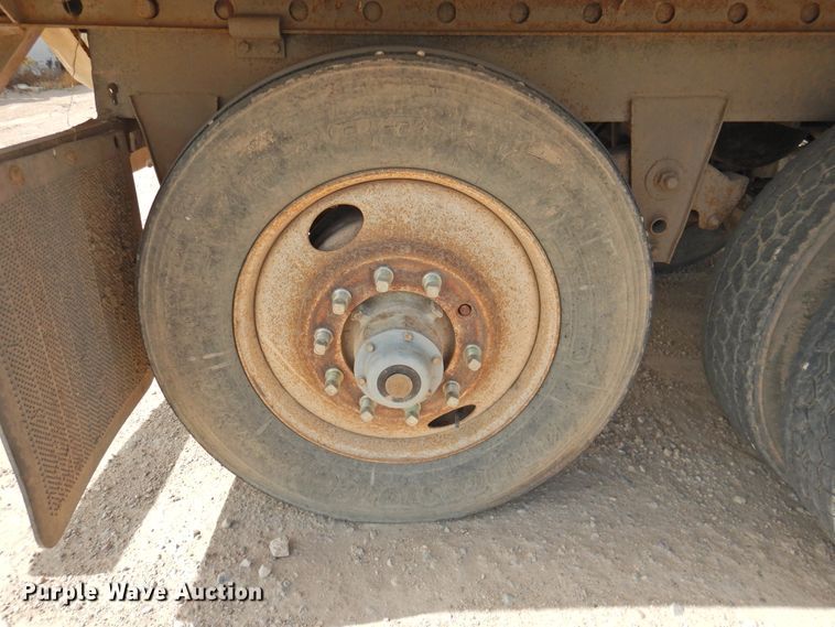 image for item DG1424 1999 Utility Trailers VS2PX refrigerated van trailer