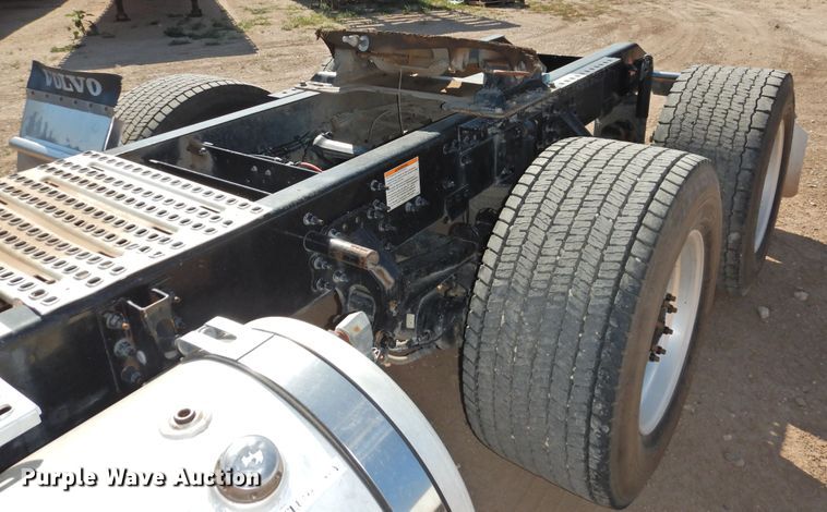 image for item DG1427 2013 Volvo VN  semi truck