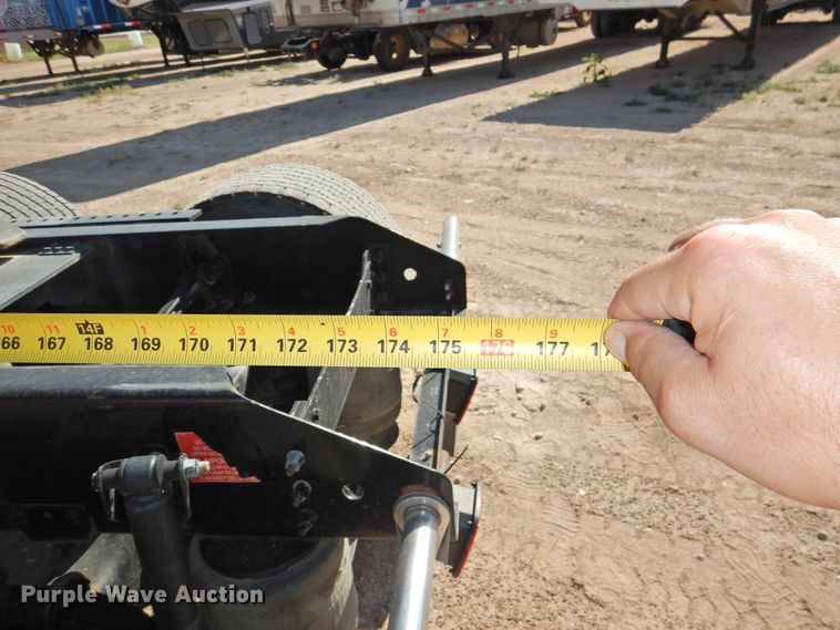 image for item DG1427 2013 Volvo VN  semi truck