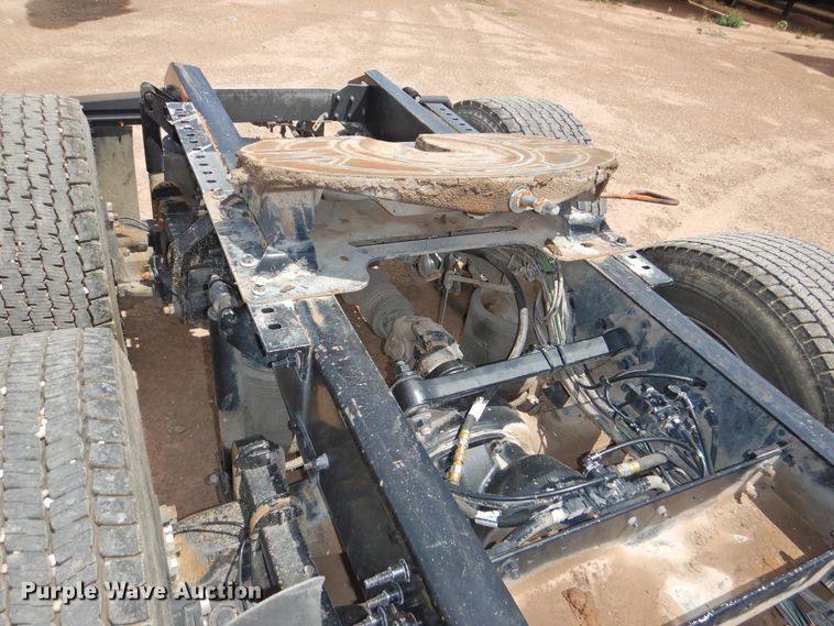 image for item DG1429 2013 Volvo VNL  semi truck