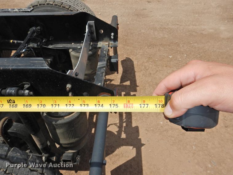 image for item DG1429 2013 Volvo VNL  semi truck