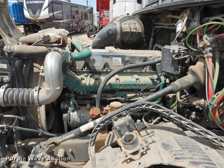 image for item DG1429 2013 Volvo VNL  semi truck