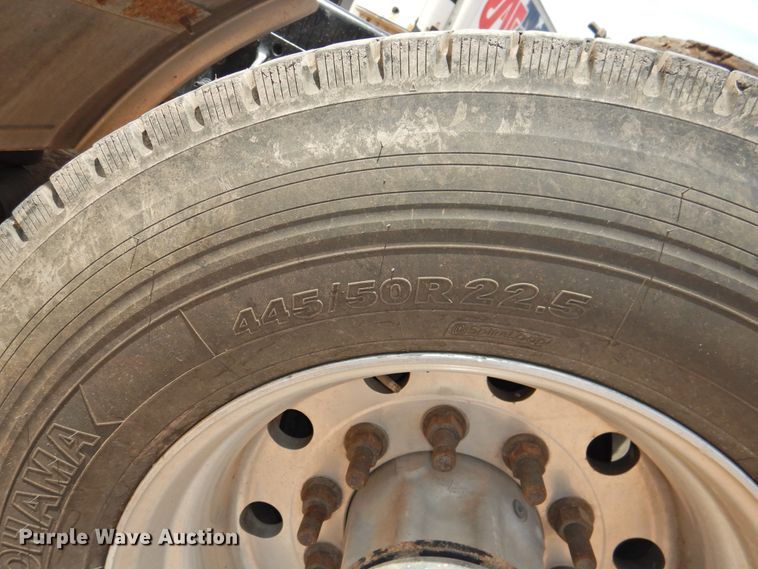 image for item DG1429 2013 Volvo VNL  semi truck