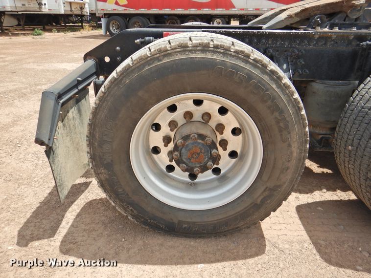 image for item DG1429 2013 Volvo VNL  semi truck