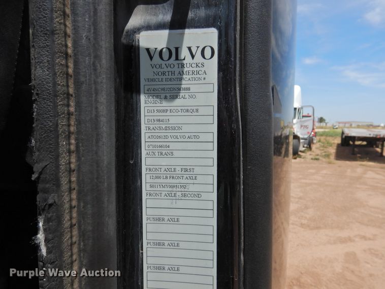 image for item DG1429 2013 Volvo VNL  semi truck