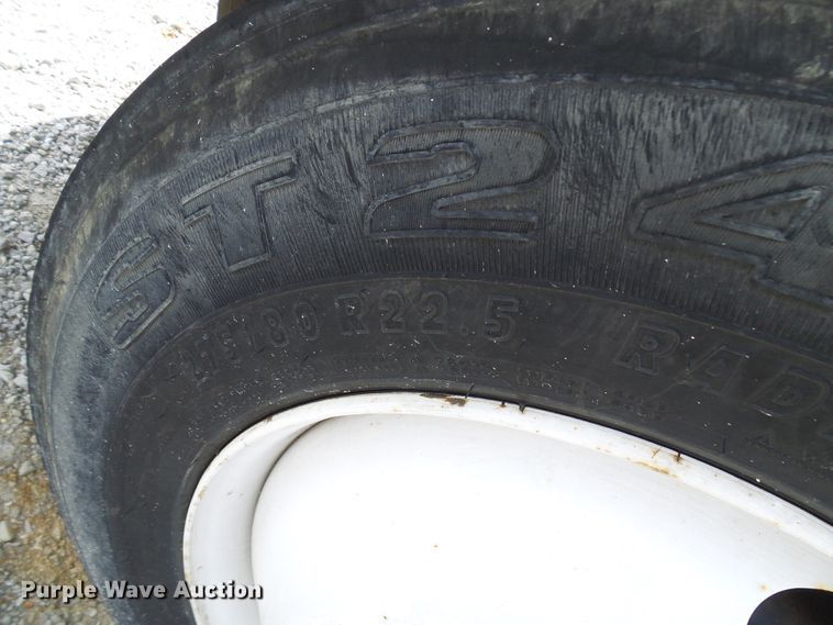image for item DG1975 1995 International 9400  semi truck